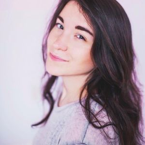 Meet your Posher, Kayla